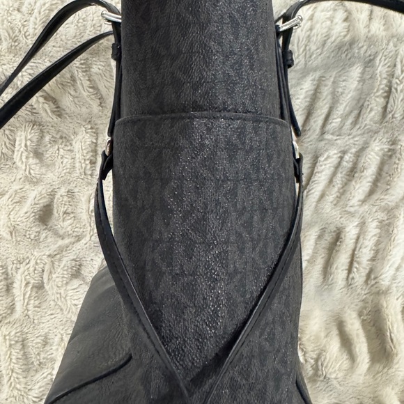 Michael Kors Voyager Tote Bag Zebra Stripe Calf Hair - Picture 6 of 12